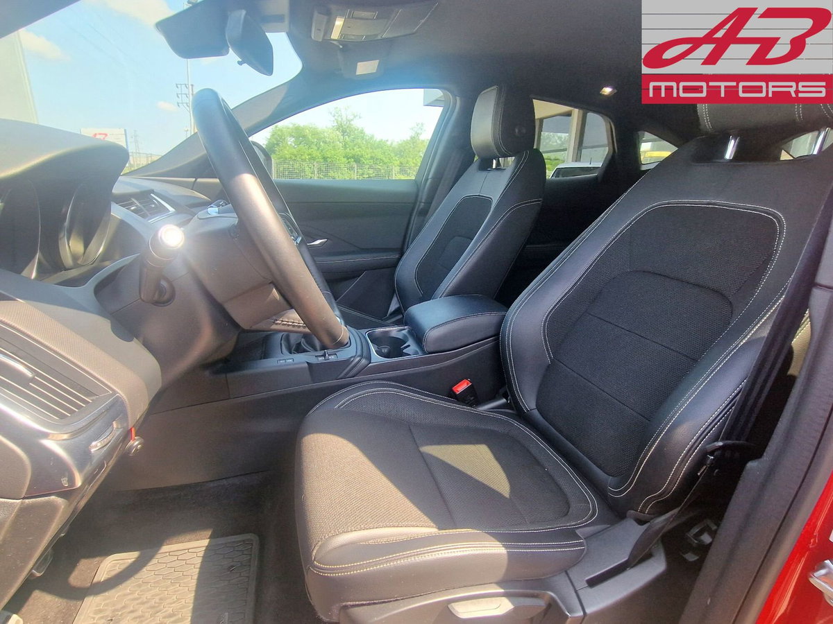 Jaguar E-Pace 2.0D 150 CV R-Dynamic (9)