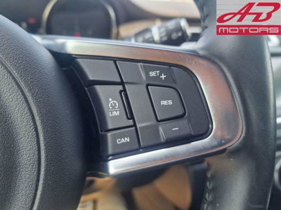 Jaguar E-Pace 2.0D 150 CV R-Dynamic (12)