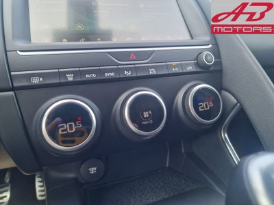 Jaguar E-Pace 2.0D 150 CV R-Dynamic (13)