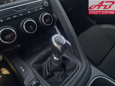 Jaguar E-Pace 2.0D 150 CV R-Dynamic (14)