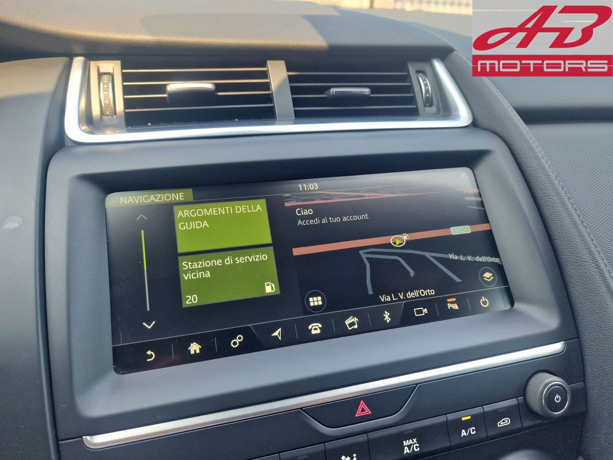 Jaguar E-Pace 2.0D 150 CV R-Dynamic (15)
