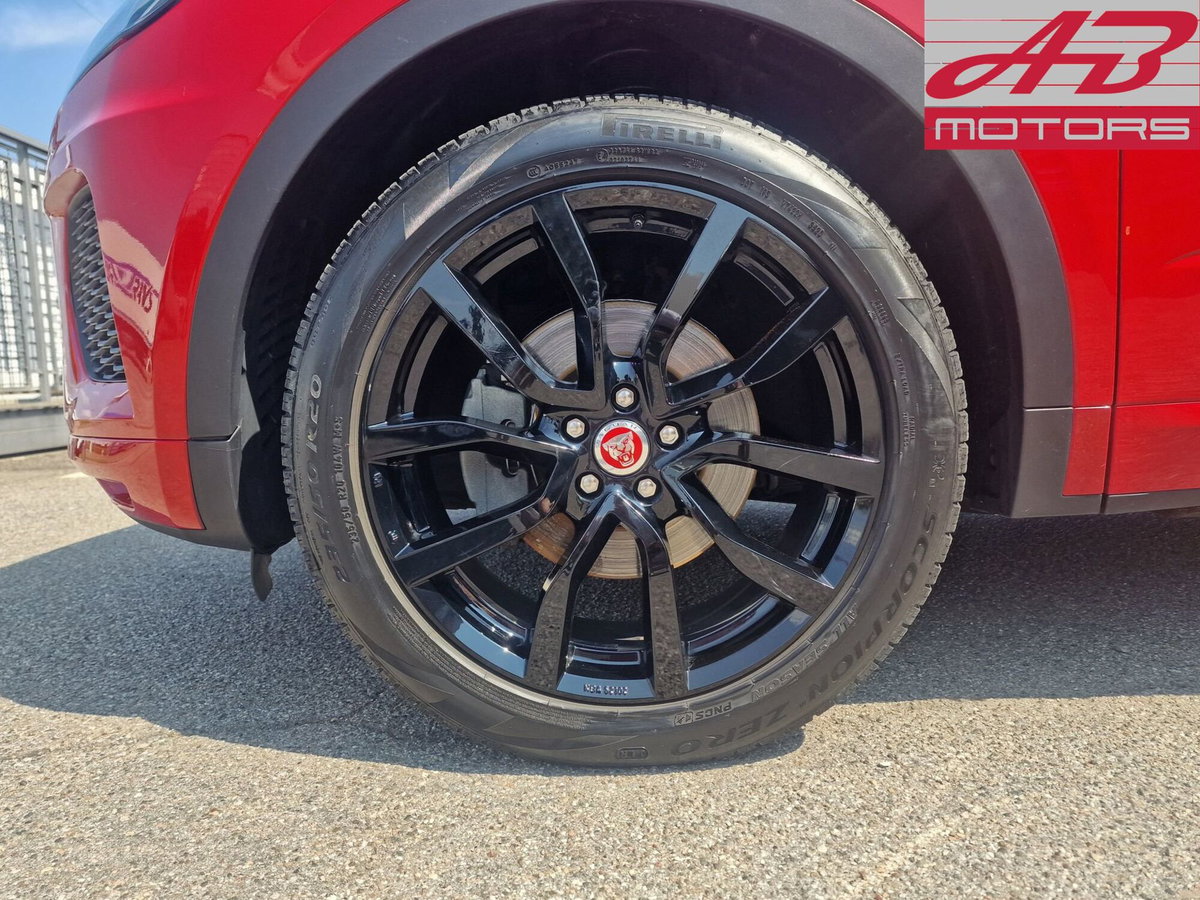 Jaguar E-Pace 2.0D 150 CV R-Dynamic (8)
