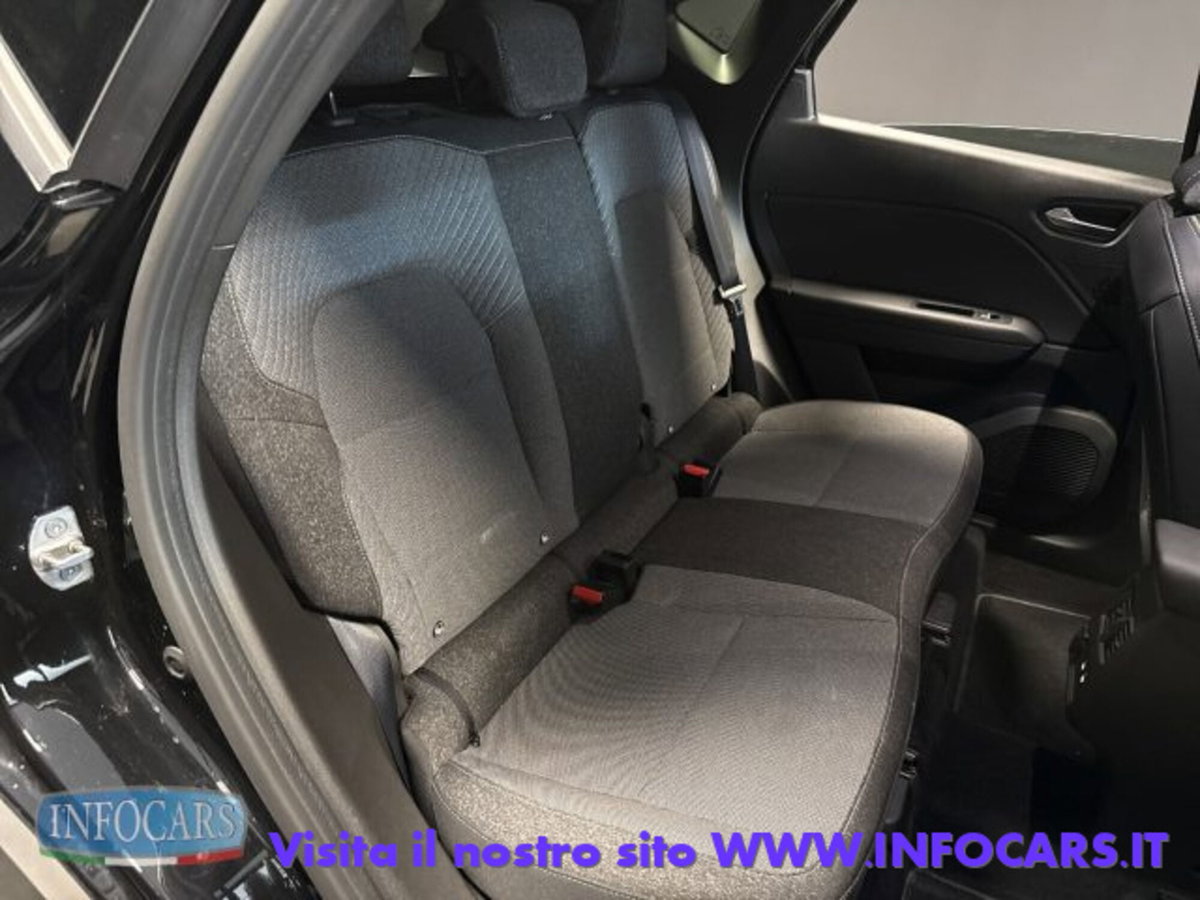 Renault Captur Full Hybrid E-Tech 145 CV Techno (8)