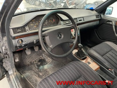 Mercedes-Benz 200 200 E cat (13)