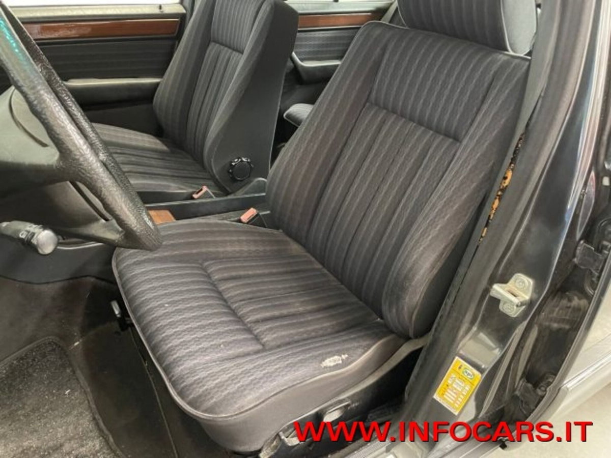 Mercedes-Benz 200 200 E cat (5)