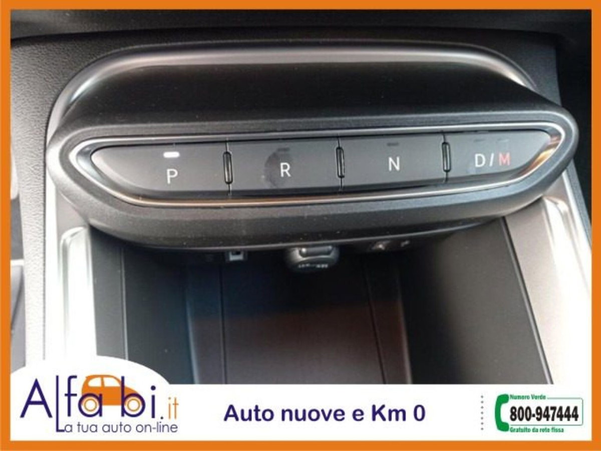 Jeep Avenger 1.2 turbo e-hybrid mhev Upland 4xe 145cv edct6 (16)