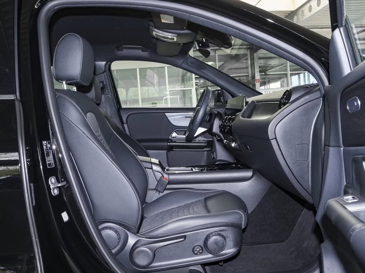 Mercedes-Benz GLA SUV 200 Automatic Executive (5)