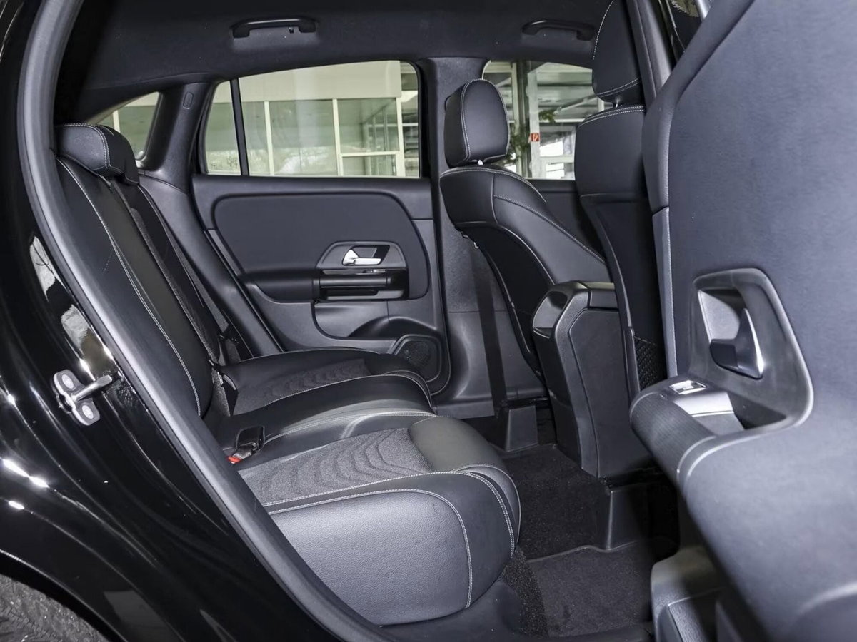 Mercedes-Benz GLA SUV 200 Automatic Executive (6)