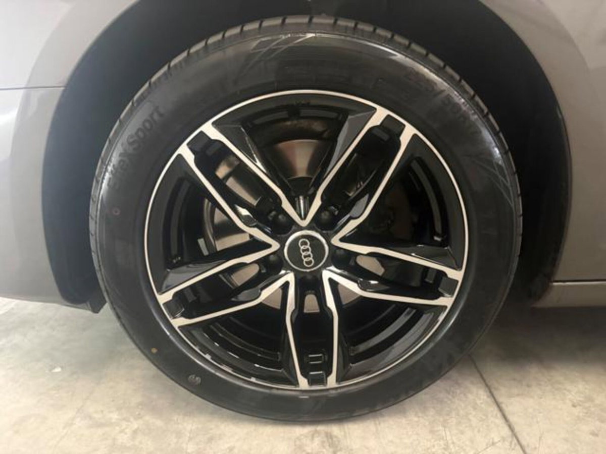 Audi A4 Avant 35 TDI/163 CV S tronic Business Advanced (16)