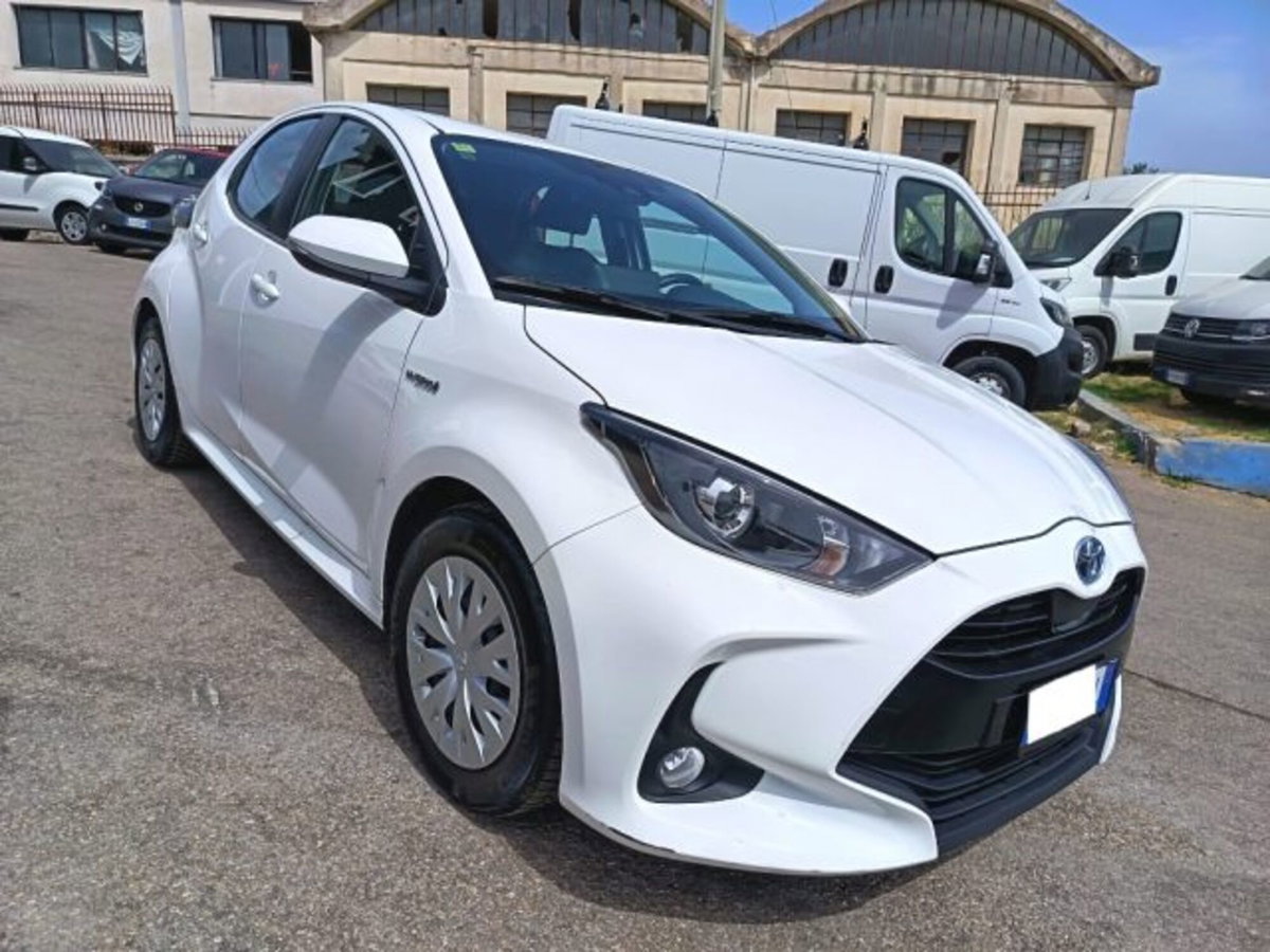 Toyota Yaris Cross 1.5 Hybrid 5p. E-CVT Lounge (2)