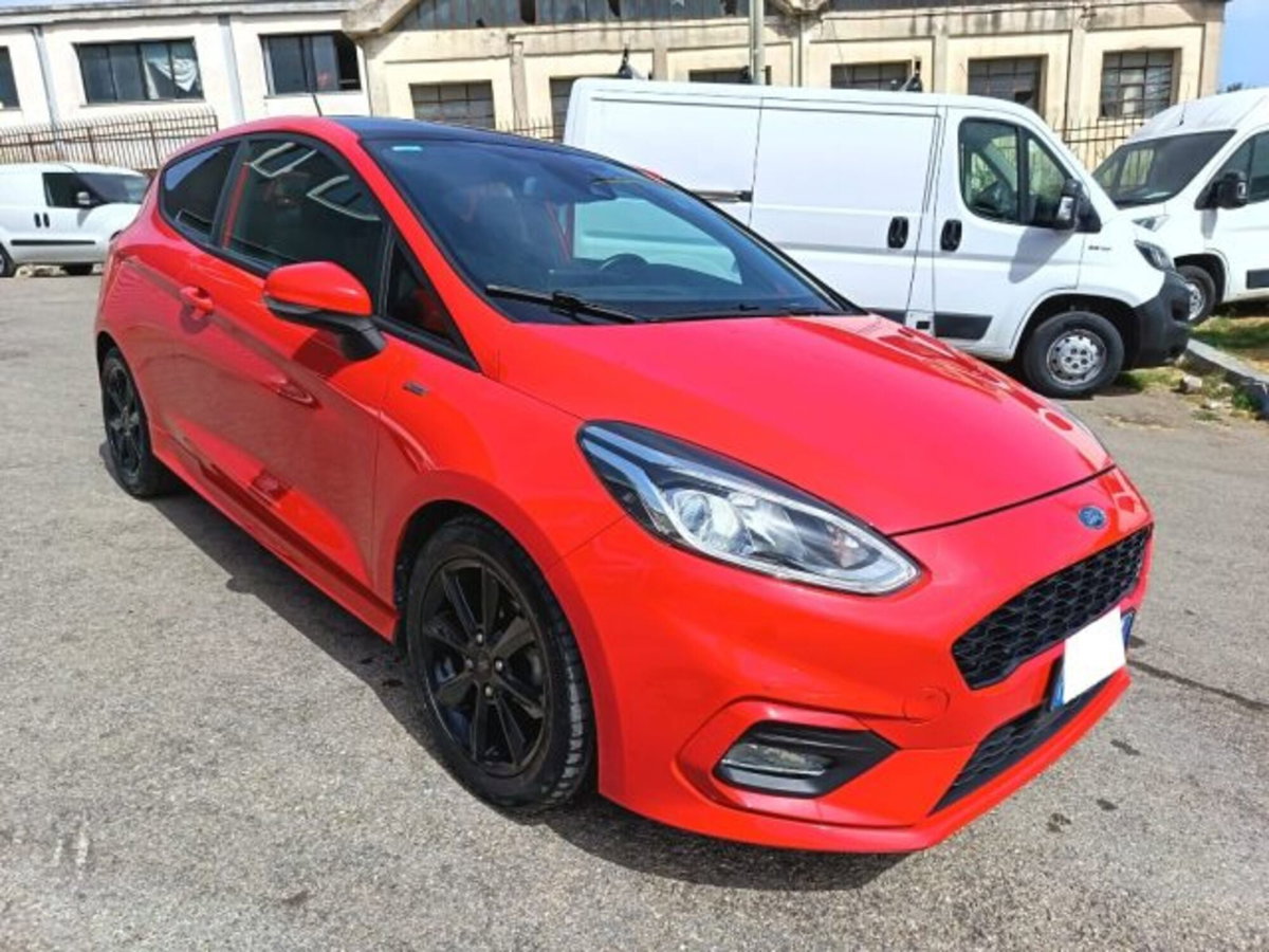Ford Fiesta 1.5 TDCi 120 CV 3 porte ST-Line (2)