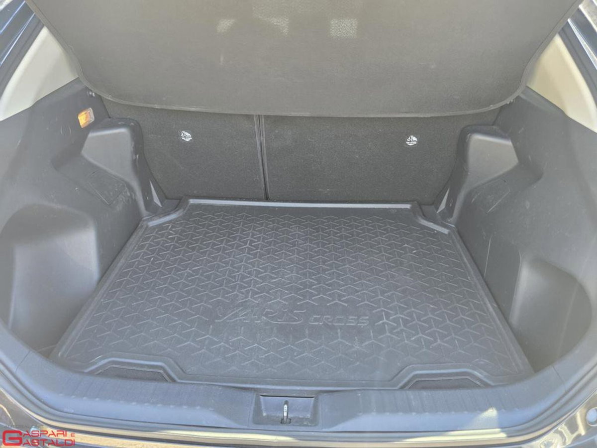 Toyota Yaris Cross 1.5h GR Sport Black Sky fwd 116cv e-cvt (11)