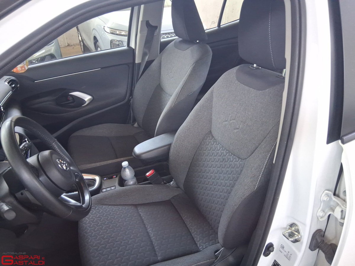 Toyota Yaris Cross Active fwd 115cv e-cvt (11)
