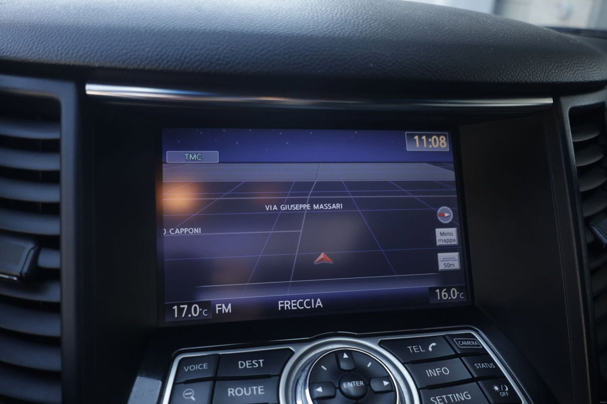 Infiniti QX70 3.0 diesel V6 AT GT (19)