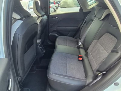 Renault Captur Plug-in Hybrid E-Tech 160 CV Techno (10)