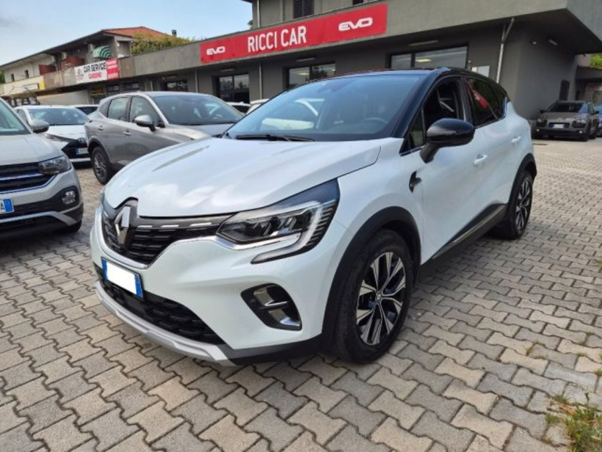Renault Captur Plug-in Hybrid E-Tech 160 CV Techno (2)