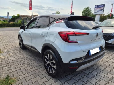 Renault Captur Plug-in Hybrid E-Tech 160 CV Techno (3)