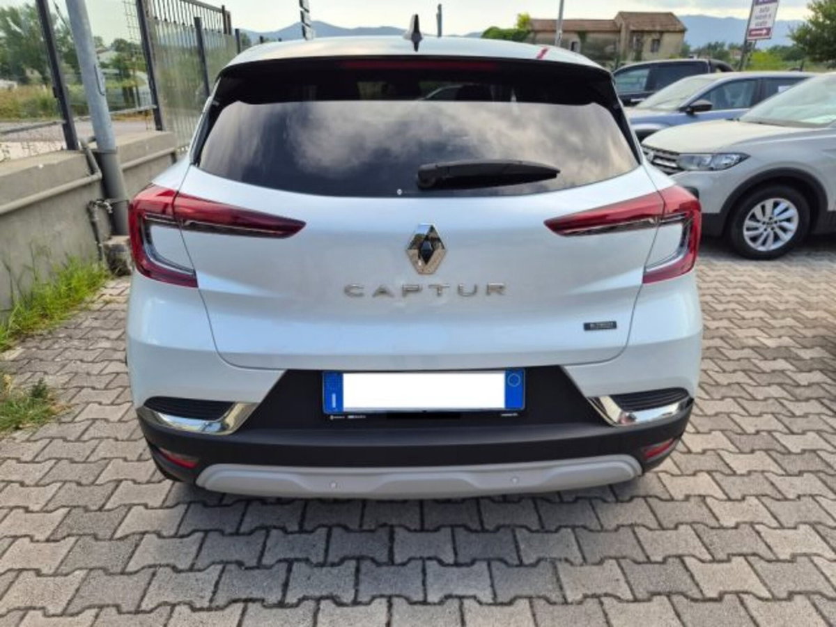 Renault Captur Plug-in Hybrid E-Tech 160 CV Techno (4)