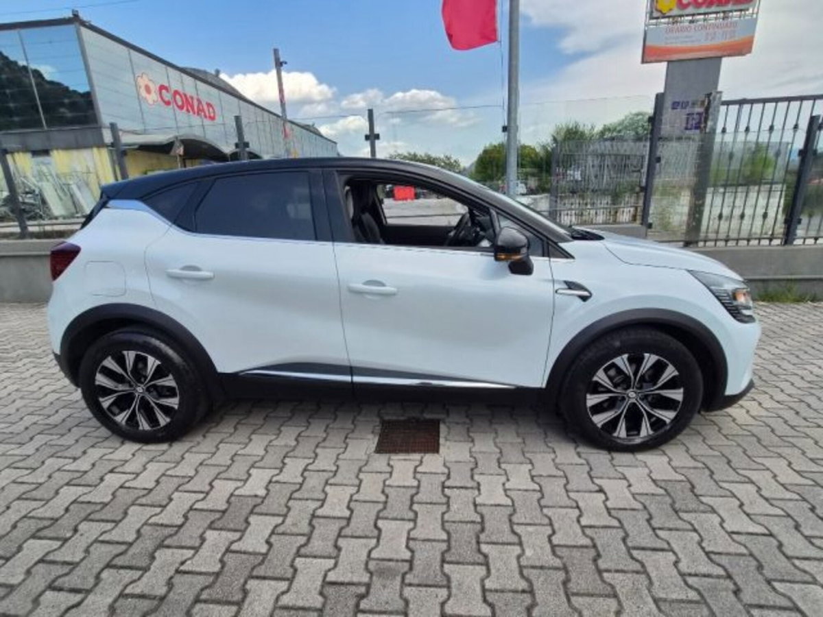 Renault Captur Plug-in Hybrid E-Tech 160 CV Techno (6)