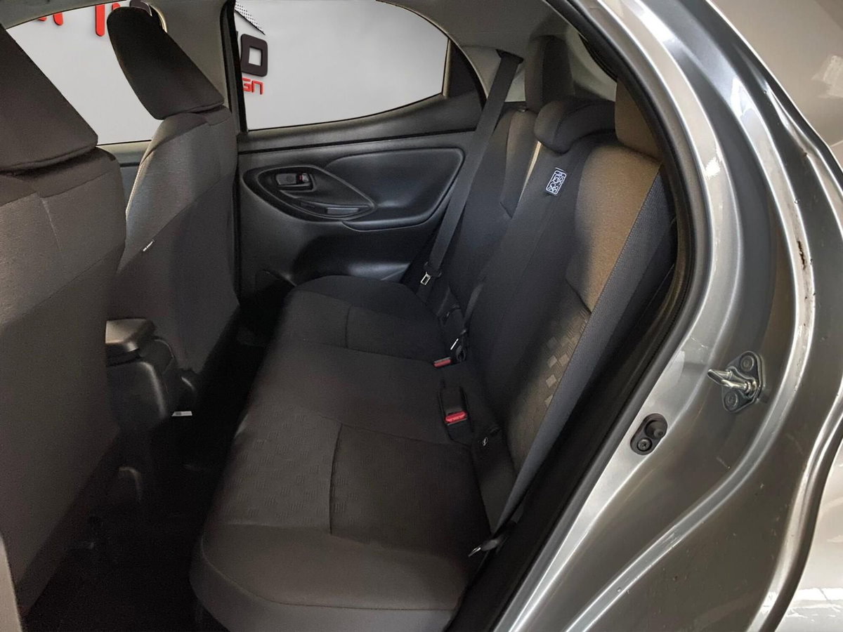Toyota Yaris 1.5 Hybrid 5 porte Trend (9)