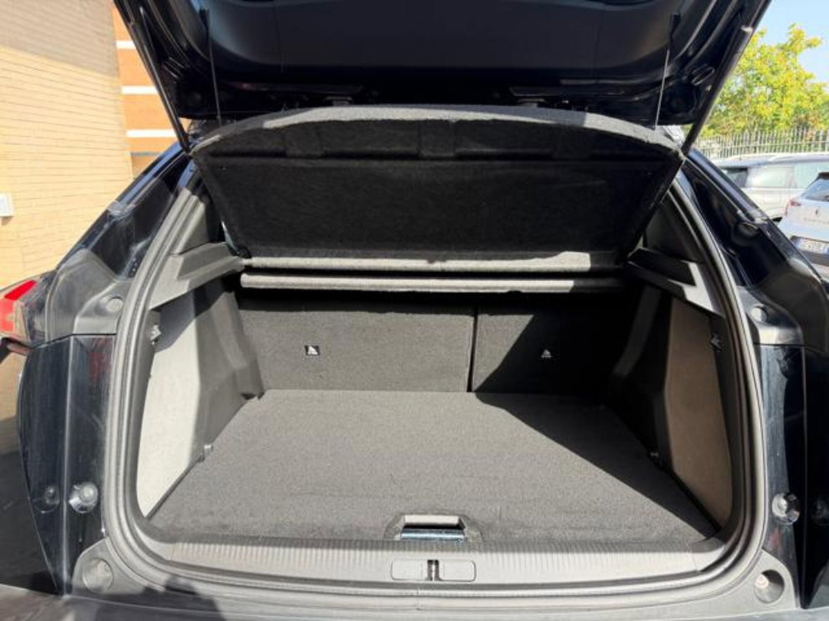Peugeot 2008 PureTech 130 S&S EAT8 Active Pack (7)