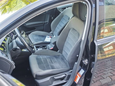 Volkswagen Golf 1.6 TDI 5p. Highline BlueMotion Technology (9)