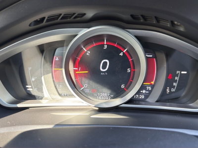 Volvo V40 D4 Geartronic R-design Momentum (10)
