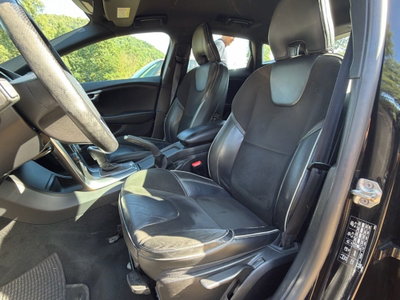 Volvo V40 D4 Geartronic R-design Momentum (8)