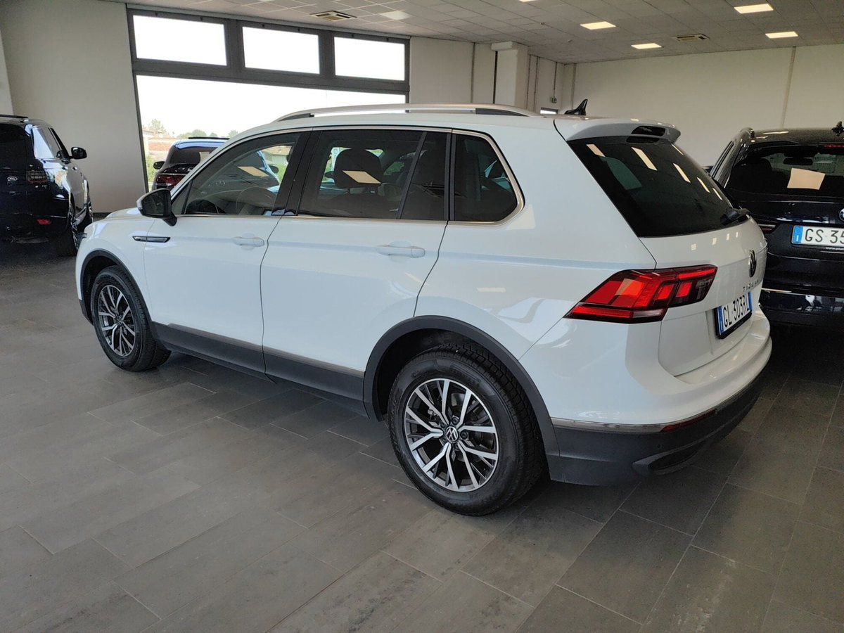 Volkswagen Tiguan 2.0 TDI 150 CV SCR DSG 4MOTION Life (9)