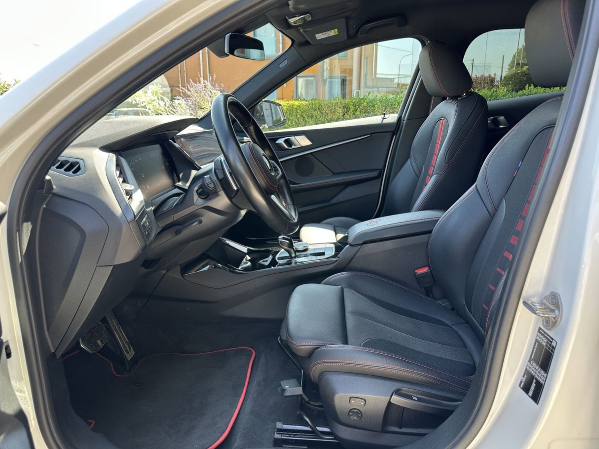 BMW Serie 1 130i cat 5 porte Eletta (10)
