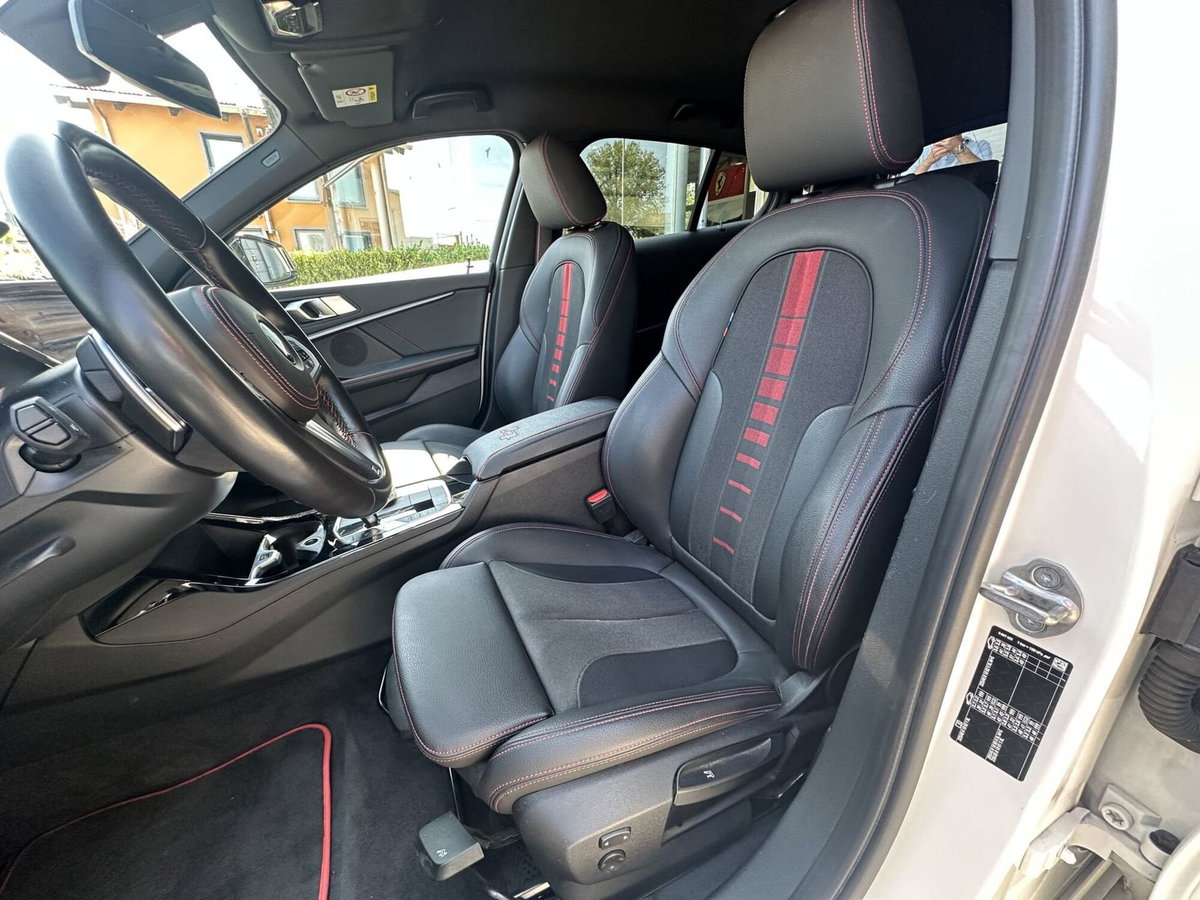 BMW Serie 1 130i cat 5 porte Eletta (9)