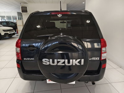 Suzuki Grand Vitara 1.9 DDiS 5 porte Crossover (16)