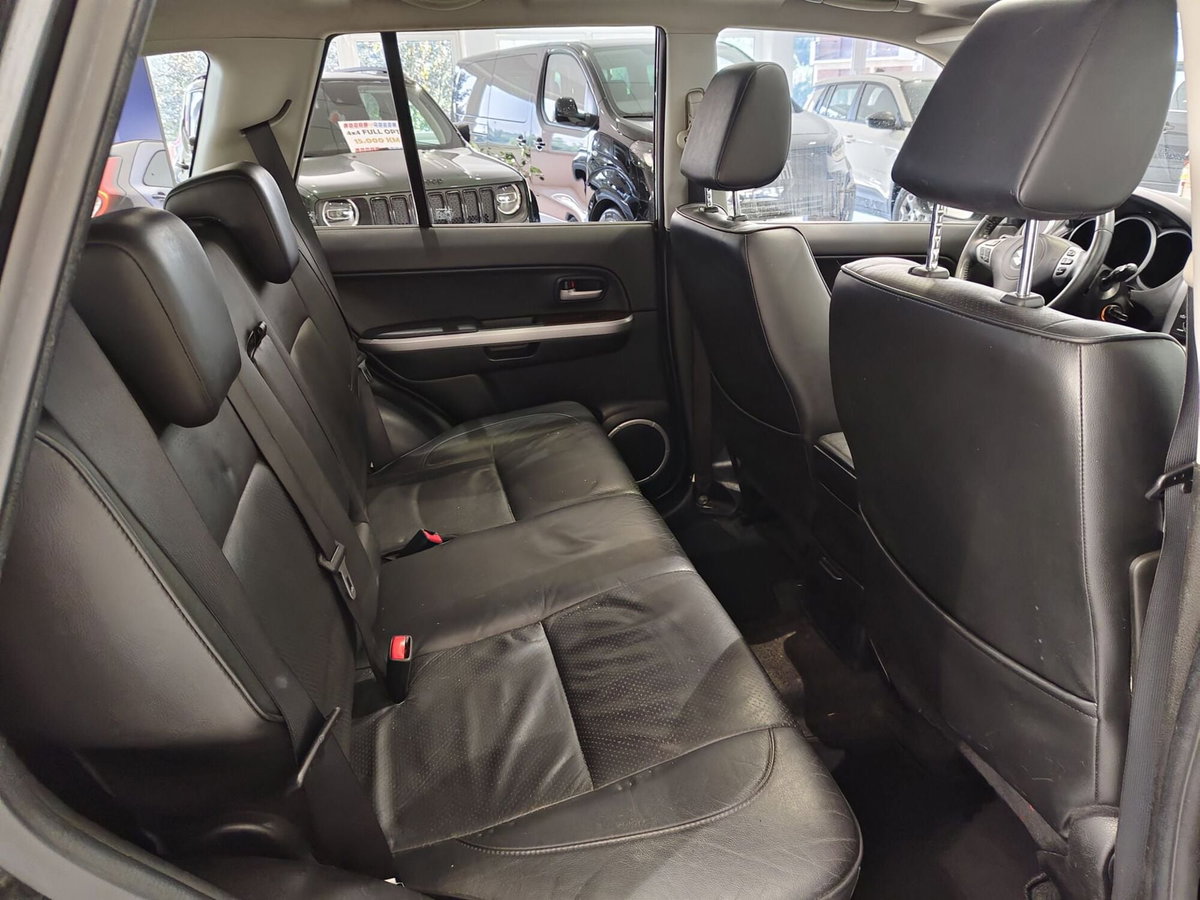 Suzuki Grand Vitara 1.9 DDiS 5 porte Crossover (19)