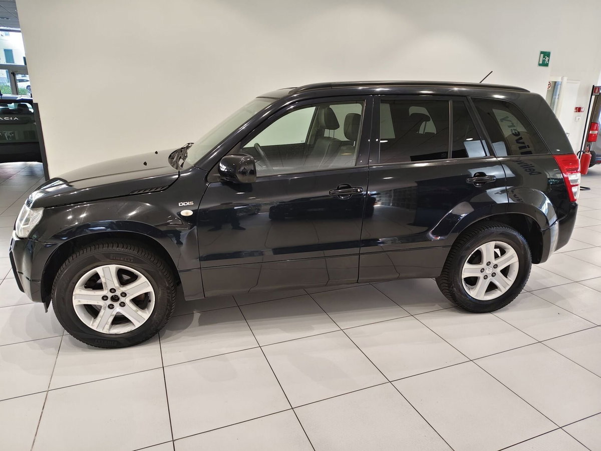 Suzuki Grand Vitara 1.9 DDiS 5 porte Crossover (2)