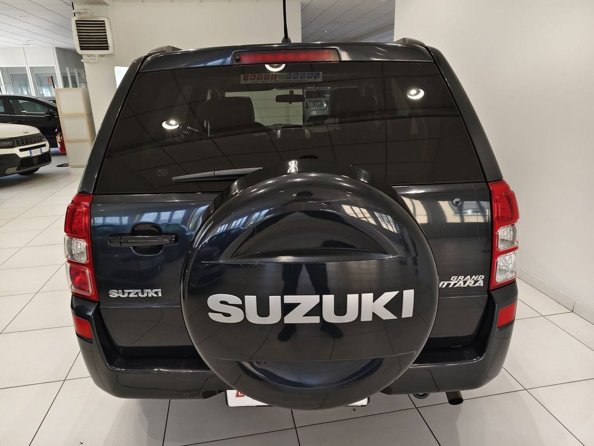 Suzuki Grand Vitara 1.9 DDiS 5 porte Crossover (9)