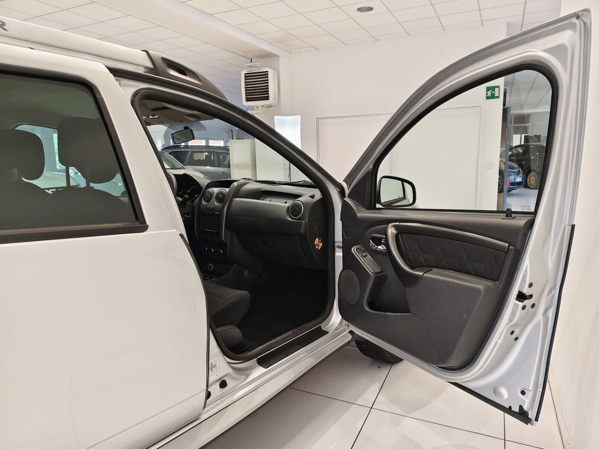 Dacia Duster 1.5 dCi 110CV 4x4 Ambiance (20)