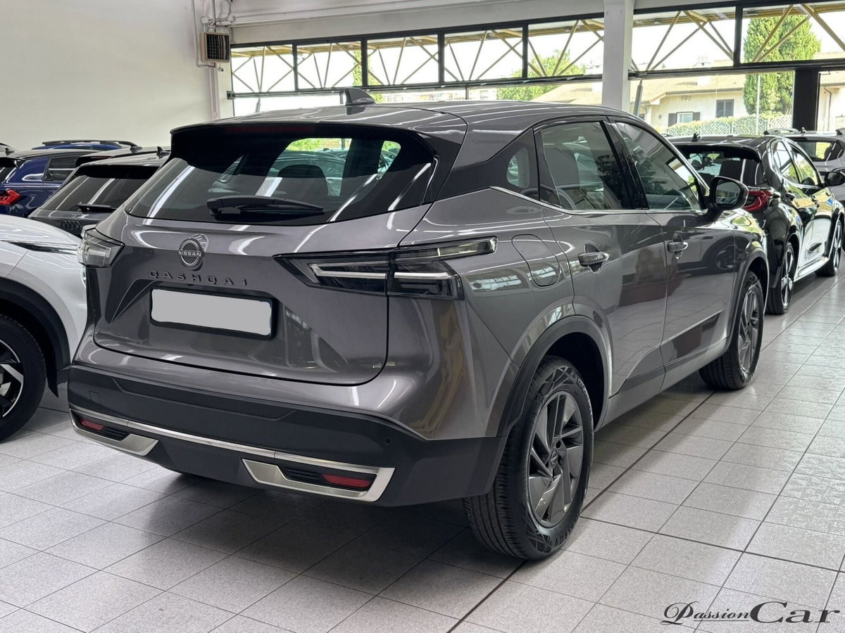Nissan Qashqai 1.3 mhev Acenta 2wd 140cv (5)