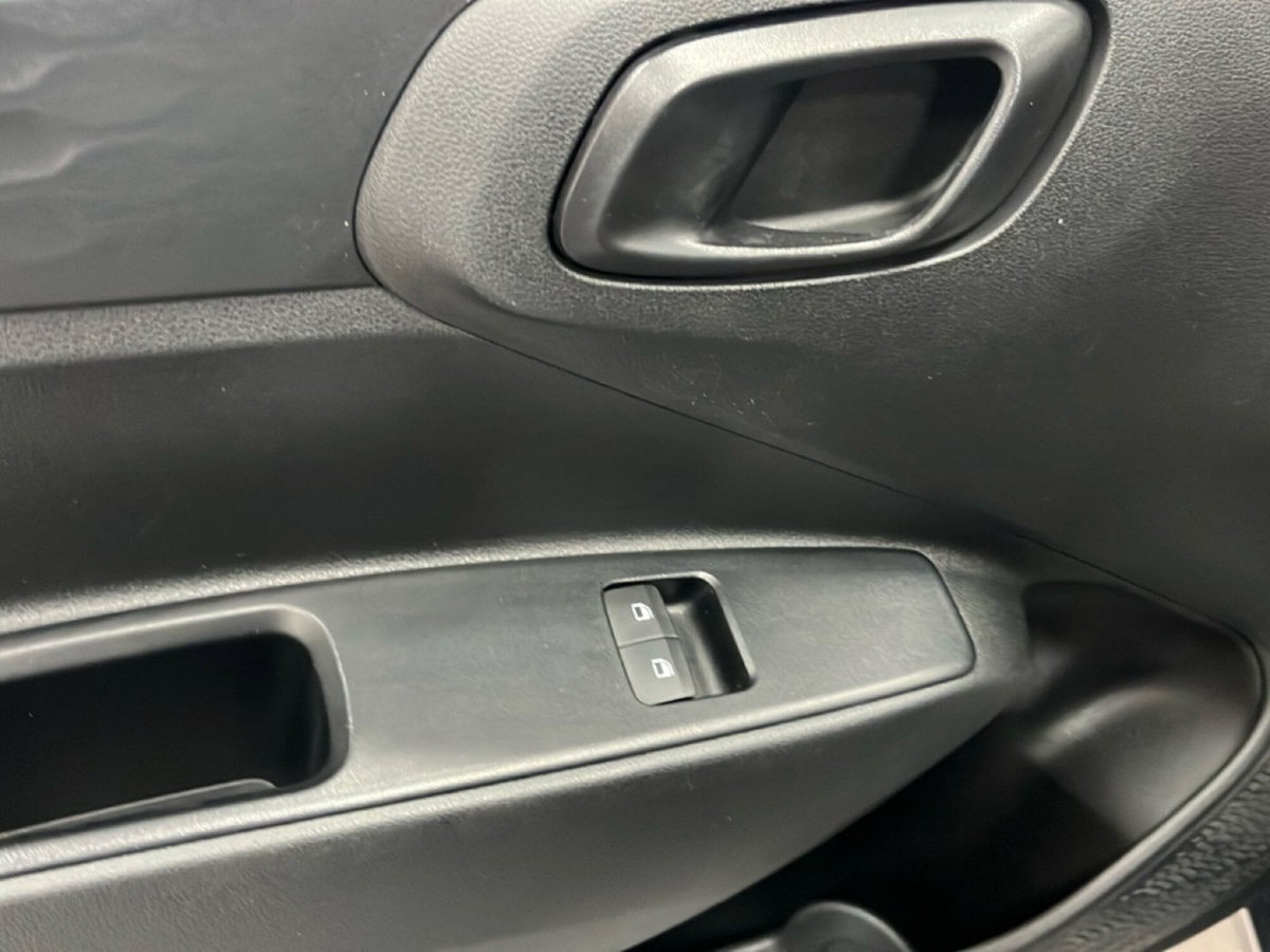 Hyundai i10 1.0 MPI con Ecopack Advanced (16)