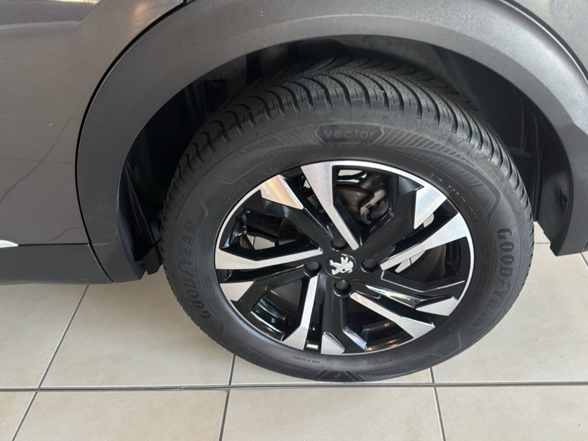Peugeot 2008 PureTech 130 S&S Allure Pack (10)