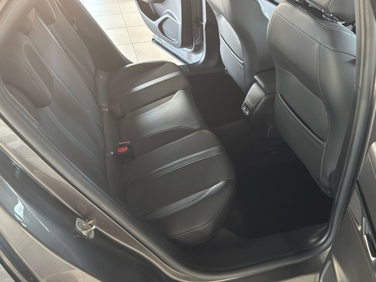 Peugeot 2008 PureTech 130 S&S Allure Pack (13)