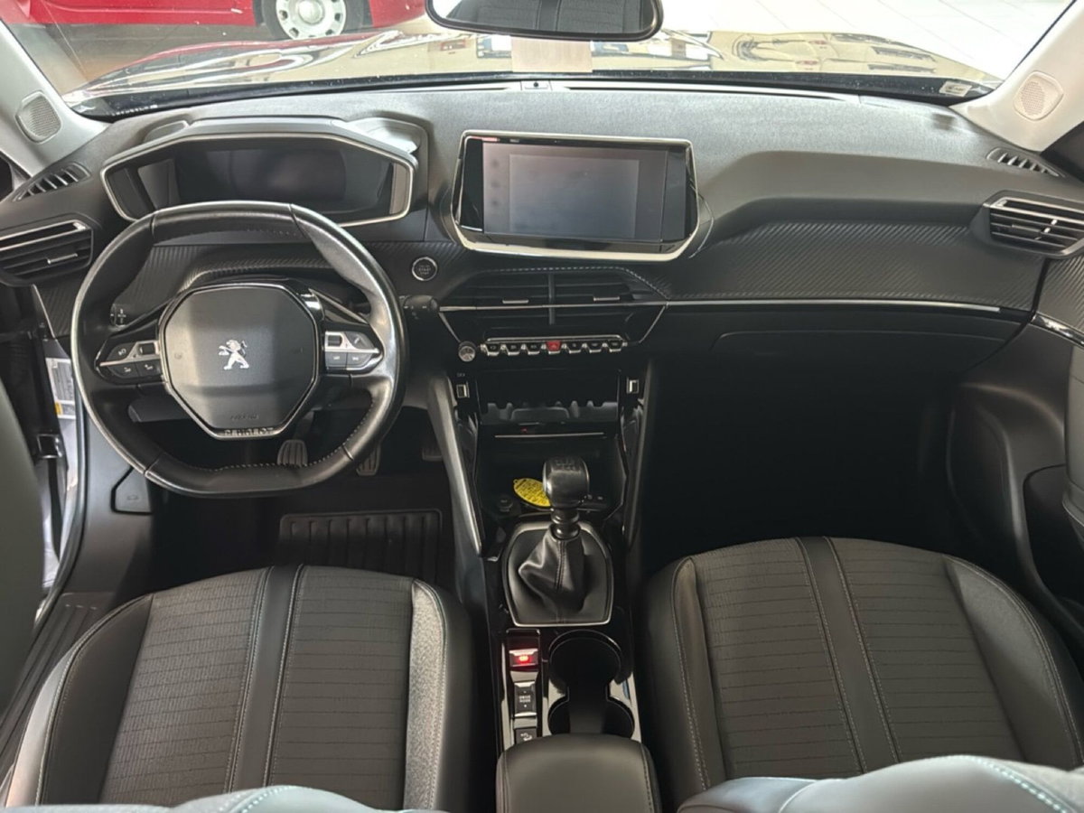 Peugeot 2008 PureTech 130 S&S Allure Pack (14)
