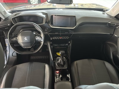Peugeot 2008 PureTech 130 S&S Allure Pack (14)