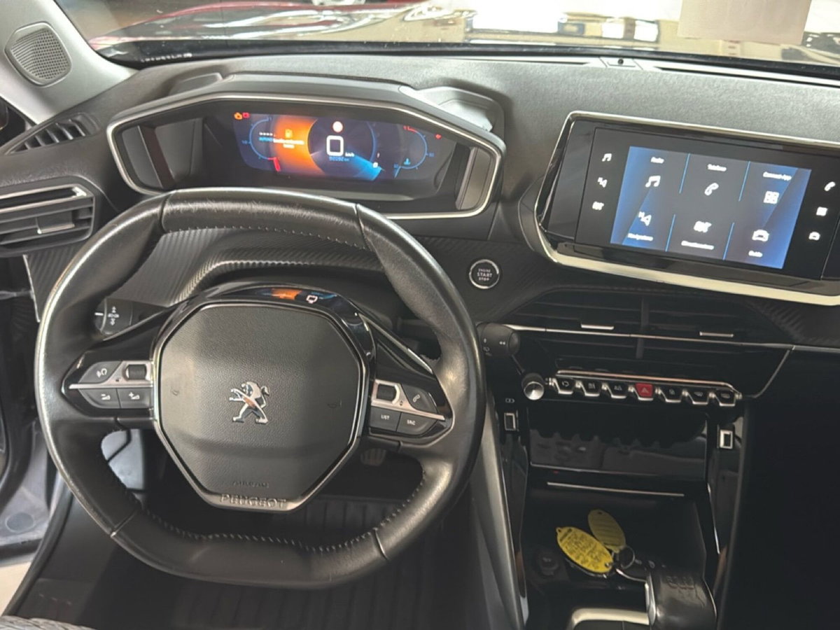 Peugeot 2008 PureTech 130 S&S Allure Pack (16)