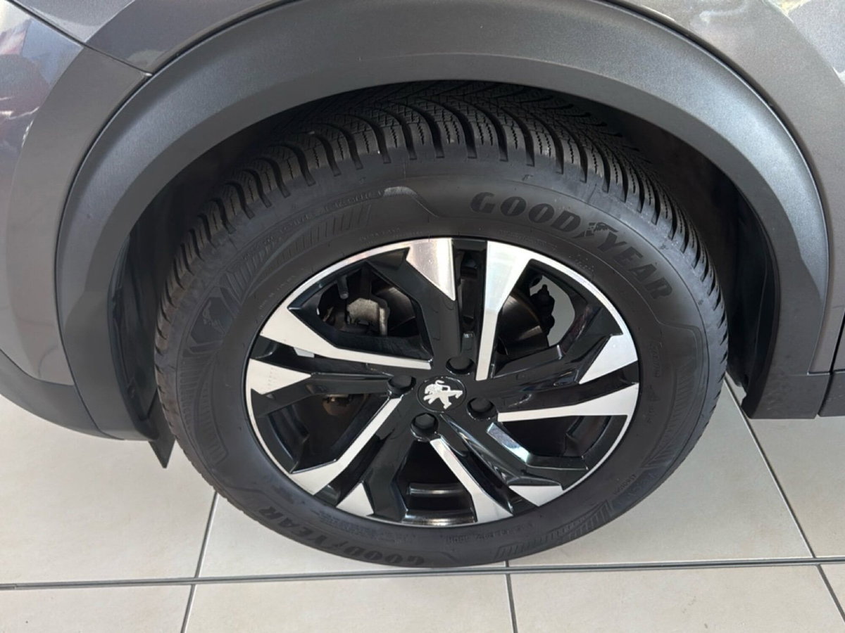 Peugeot 2008 PureTech 130 S&S Allure Pack (9)