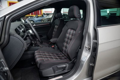 Volkswagen Golf 2.0 tsi GTI MT Ultimate 245cv (3)