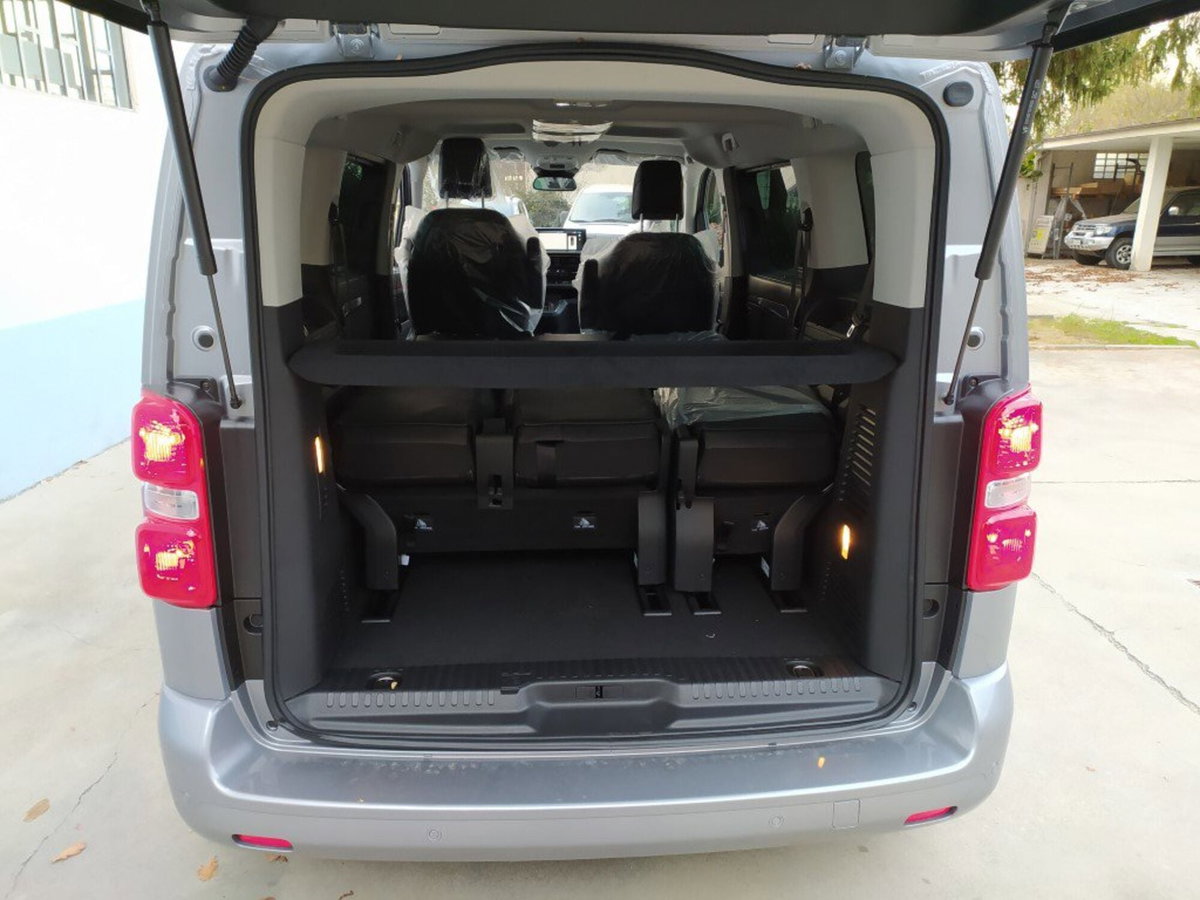 Peugeot Traveller BlueHDi 180 S&S EAT8 Long Business (12)