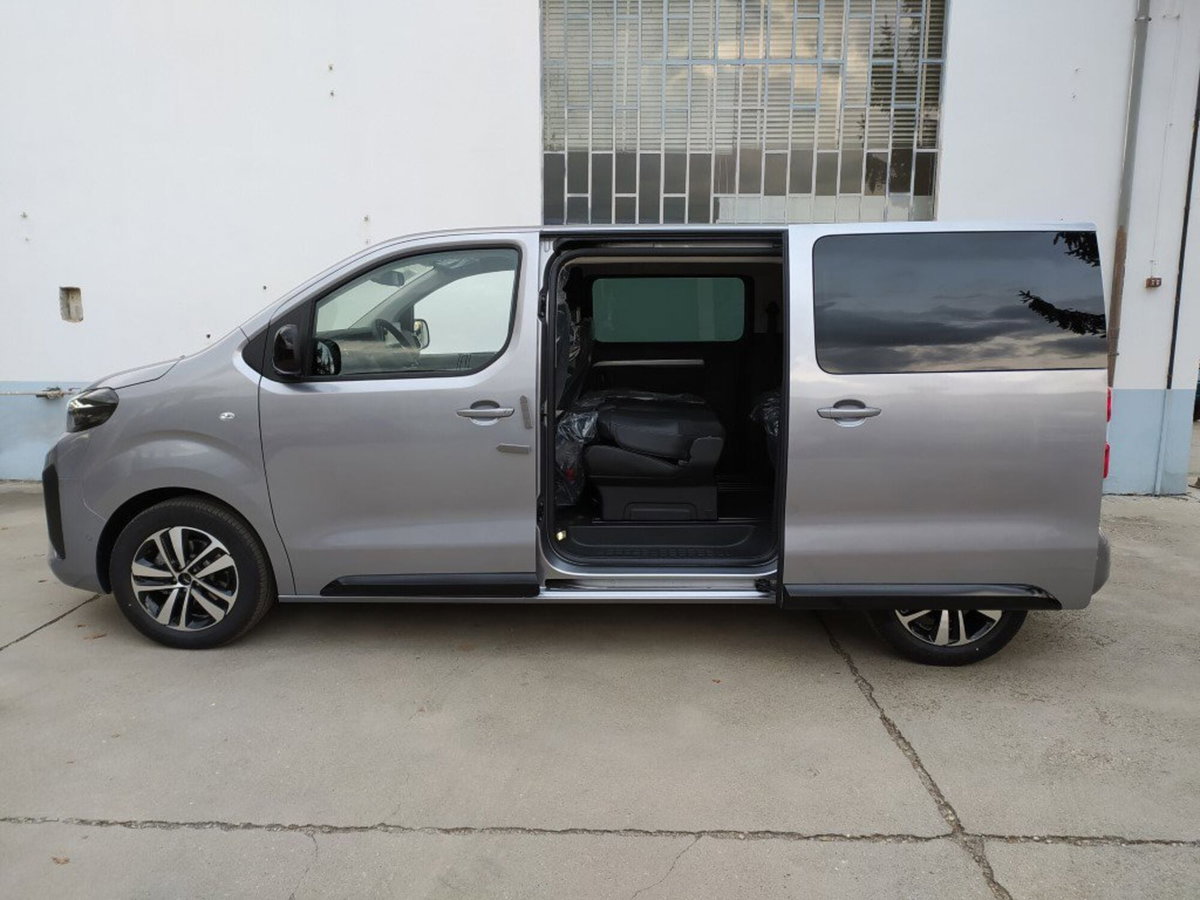 Peugeot Traveller BlueHDi 180 S&S EAT8 Long Business (9)