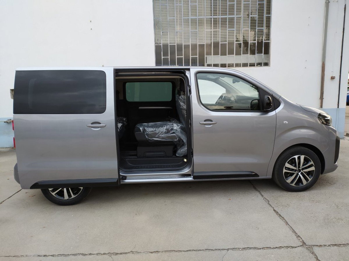 Peugeot Traveller BlueHDi 180 S&S EAT8 Long Business (13)