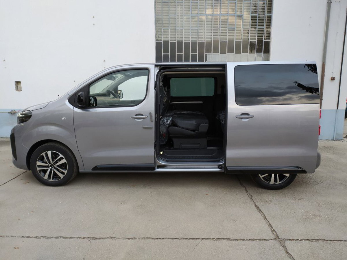Peugeot Traveller BlueHDi 180 S&S EAT8 Long Business (7)