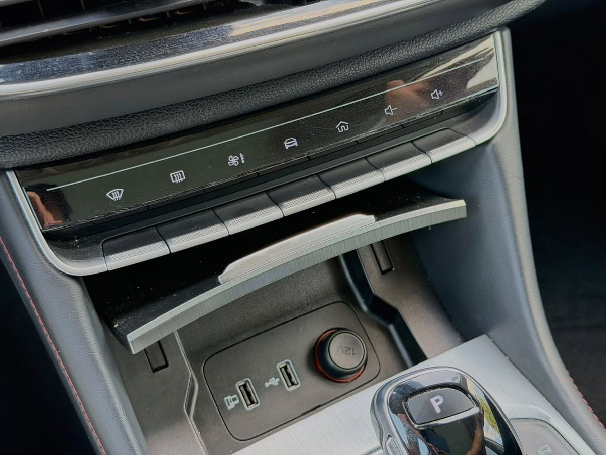 Mg HS 1.5 t-gdi Luxury auto (19)